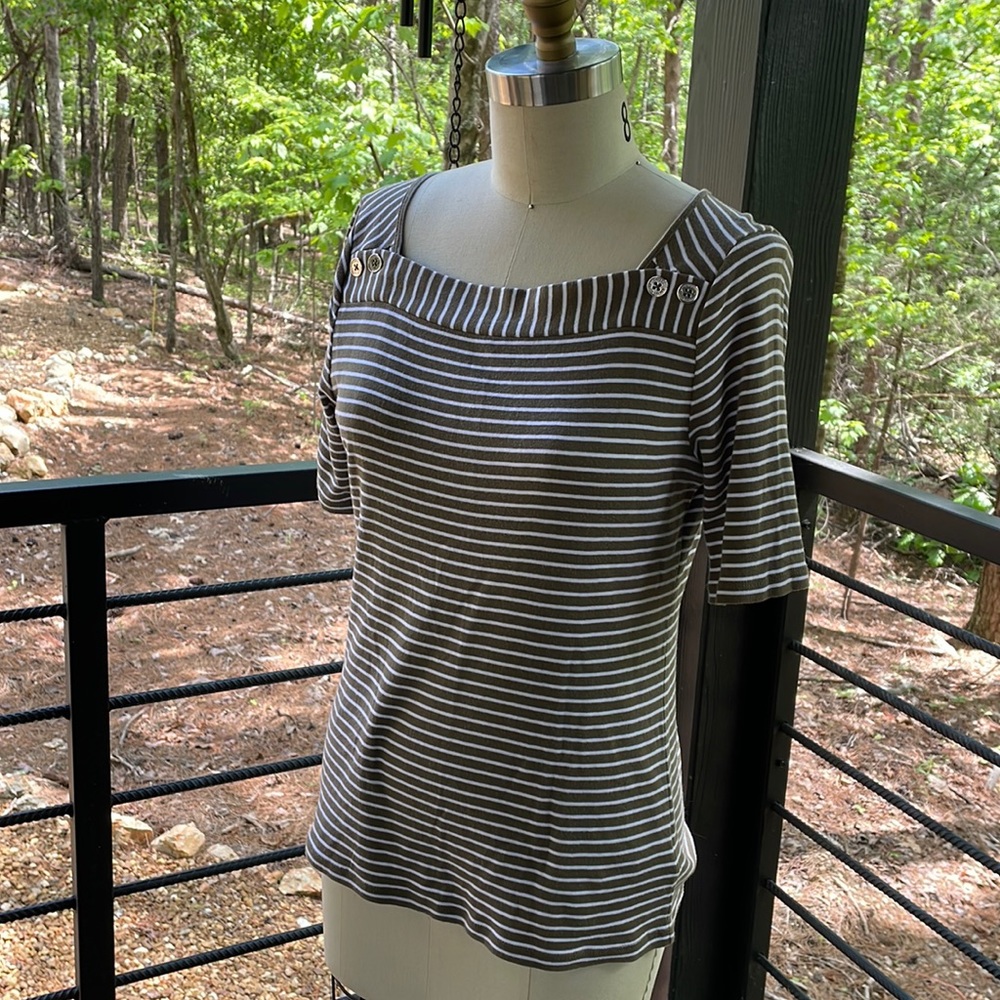 Lauren short sleeve top with ballet neckline